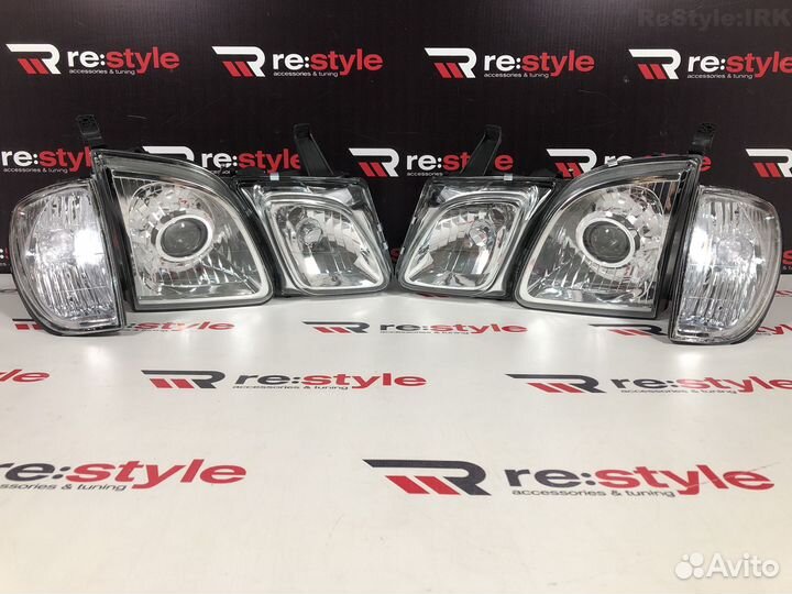 Фары Lexus LX470 Ксенон Светлые
