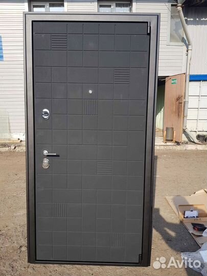 Дверь входная металлическая
