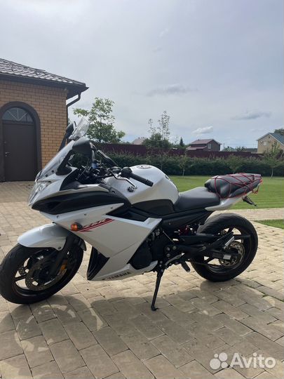 Yamaha FZ6R
