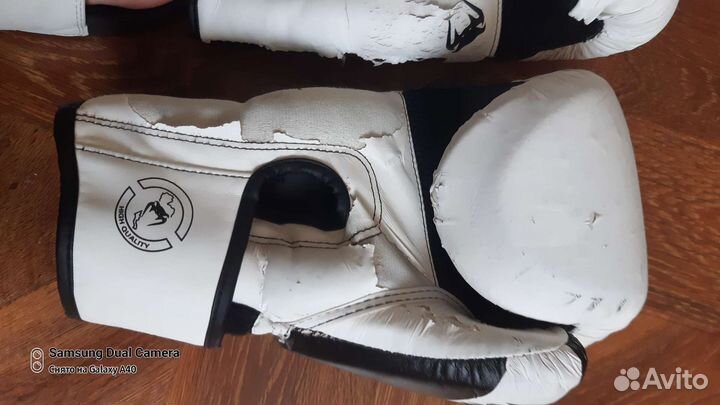 Боксерские перчатки 12 oz venum