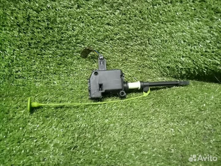 Сервопривод запирания лючка бензобака 86113136 Vol