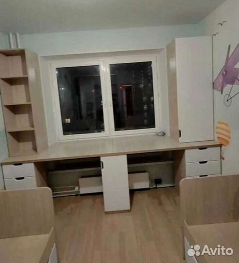 Рабочая зона в углу у окна