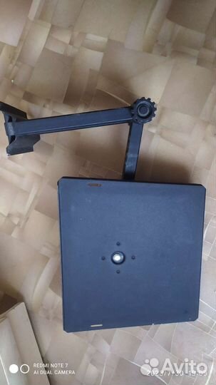 Крепление, подставка для телевизора на стену