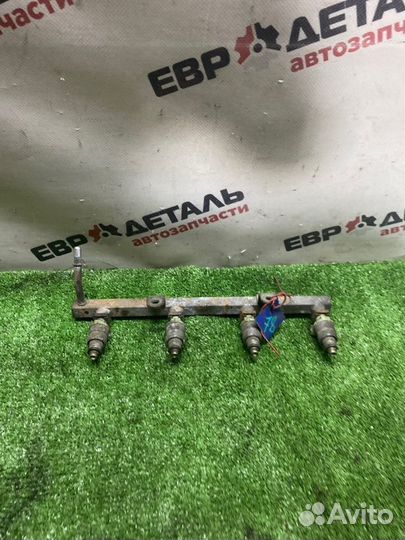 Топливная рейка с форсунками Chevrolet Lacetti