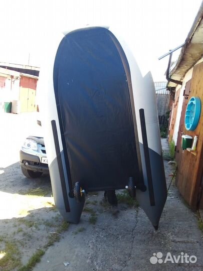 Лодка пира 290