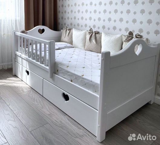 Детская кровать с бортиком