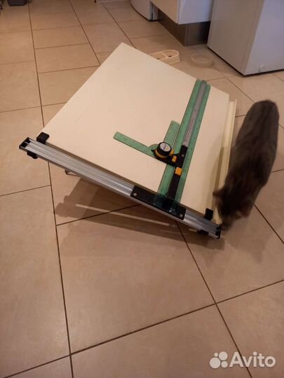 Чертежная доска с регулируемым наклоном