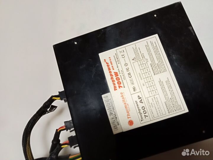 Блок питания Thermaltake 700w