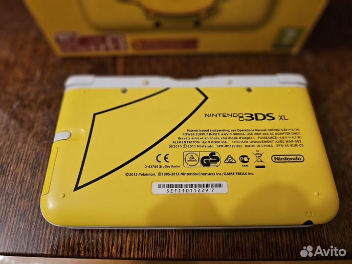 Nintendo 3DS XL Pikachu Edition