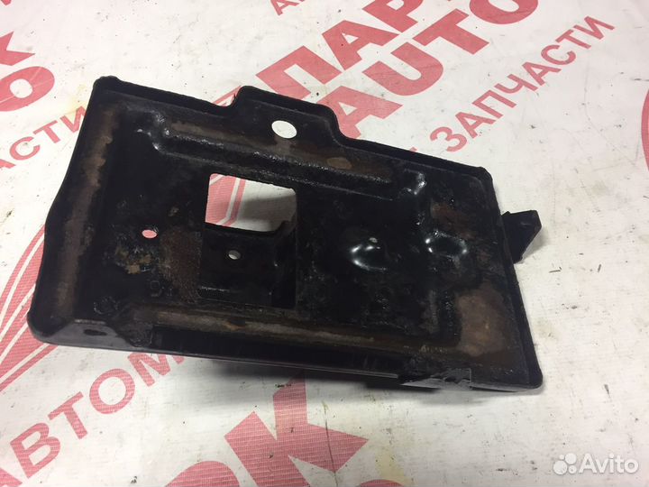 Подставка акб Hyundai Santa Fe 2010