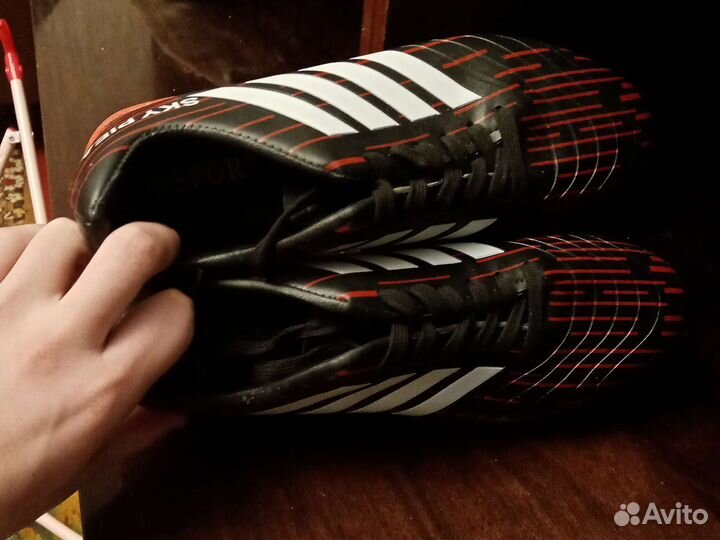 Футбольные бутсы