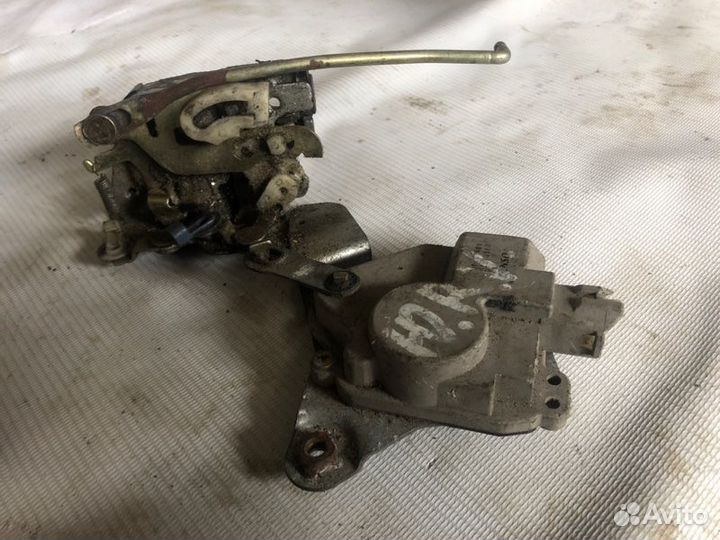 Замок двери передний левый Daihatsu Yrv M201 K3VE