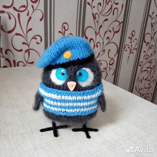 Вязаная игрушка Сова Десантник
