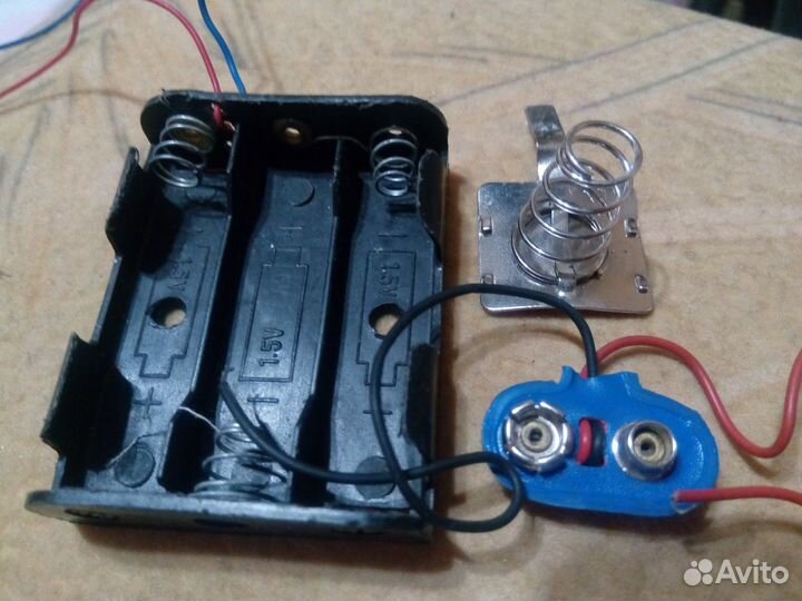 Продаю гнезда для разных батареек