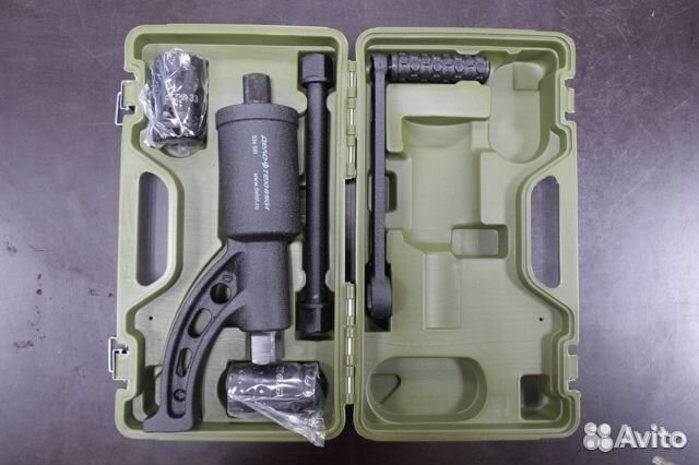 Гайковерт механический с головками 32 мм и 33 мм