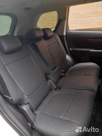 Чехлы на Mitsubishi Outlander 3 рестаилинг