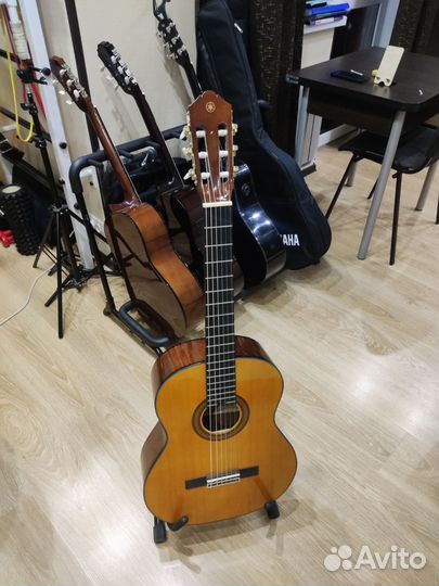 Классическая гитара yamaha c40