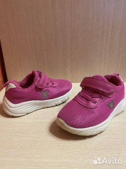 Кроссовки для девочки