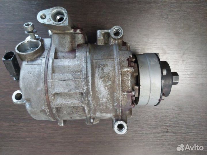 Компрессор кондиционера Volkswagen Touareg 4.2