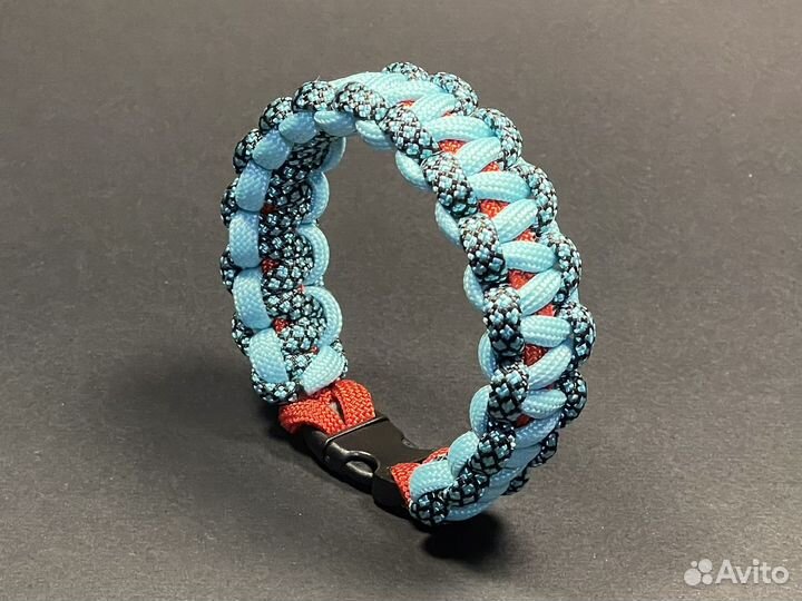 Браслет из паракорда