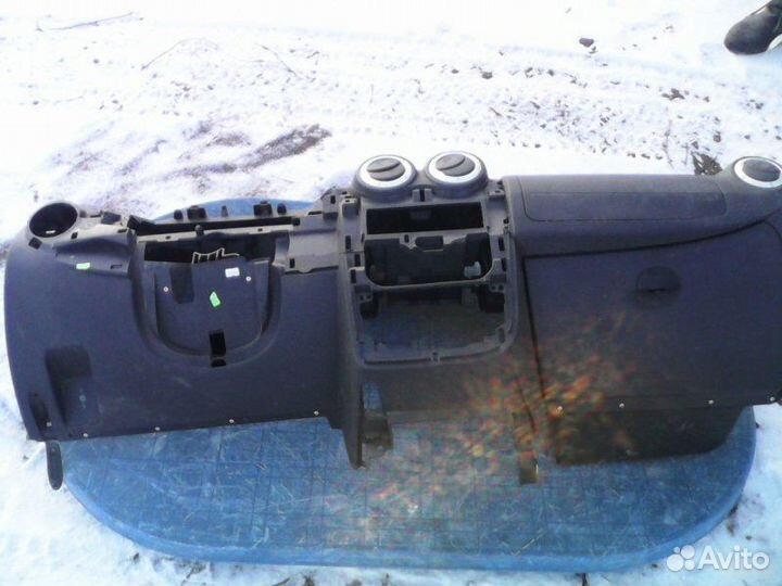 Торпедо Renault Logan 2009-2015