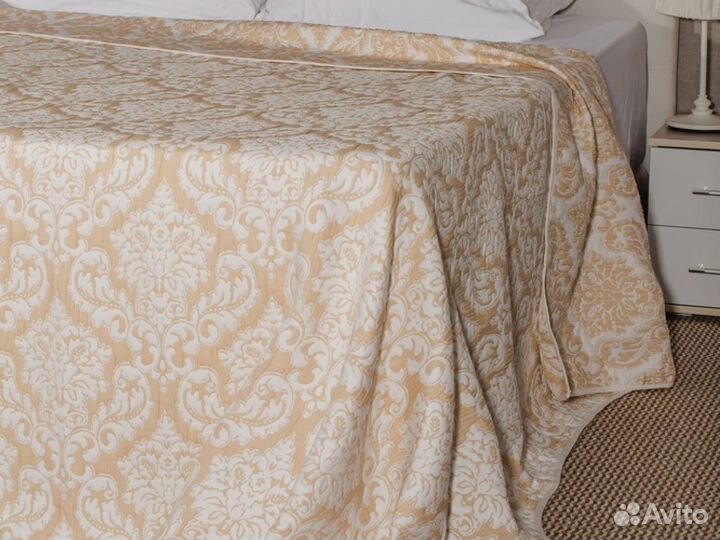 Красивое покрывало с орнаментом 240*250 см