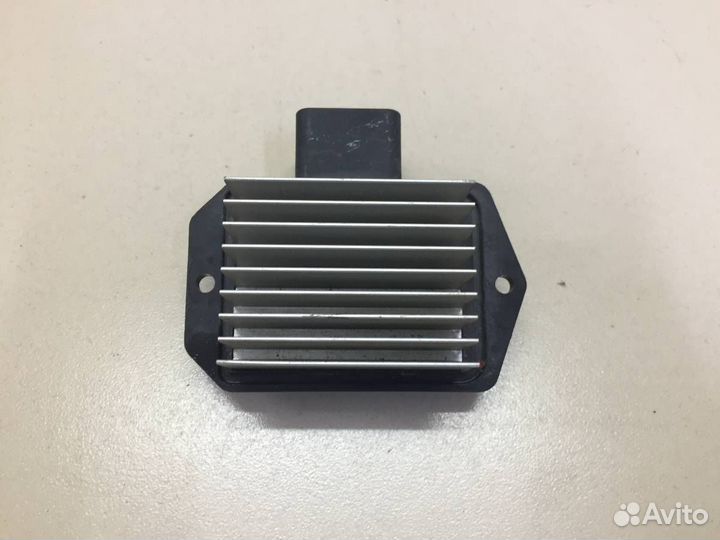 Резистор отопителя Toyota Land Cruiser J200 2007-2