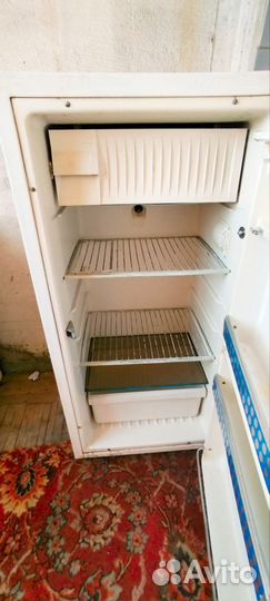 Холодильник бу полюс