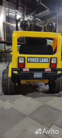 Детский автомобиль на аккумуляторе