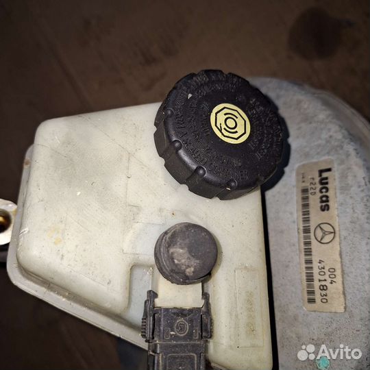Главный тормозной цилиндр mercedes w202