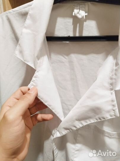 Белый медицинский халат