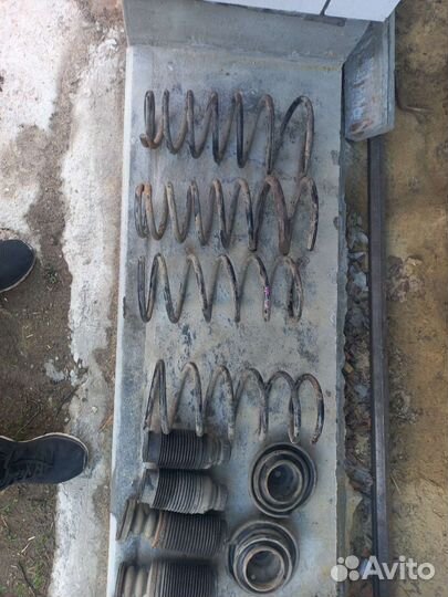 Пружины hyundai акцент,стойка задняя левая