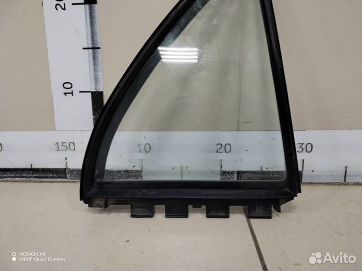 Стекло двери задней правой форточка Toyota Corolla