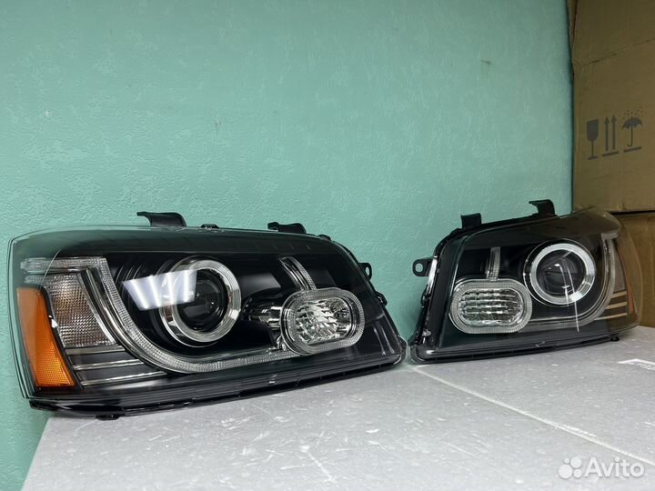 Фара Toyota Kluger / Highlander