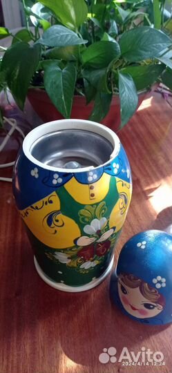 Матрешка ретро электро кофемолка и набор посуды