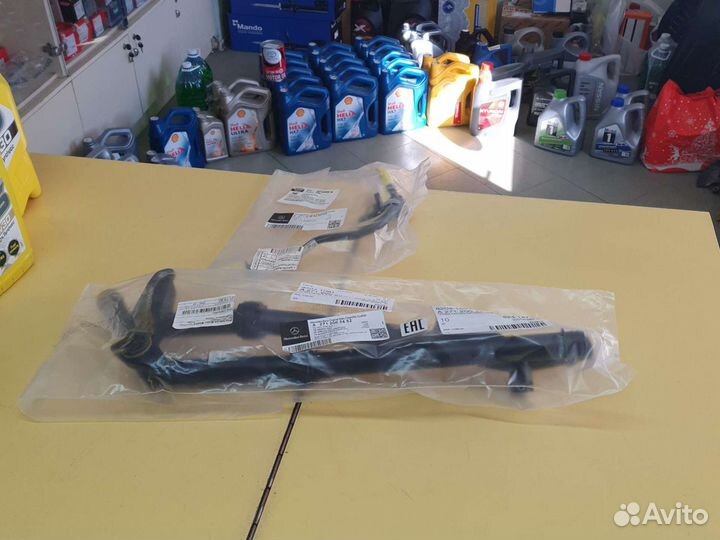 Трубка системы охлаждения Мерседес