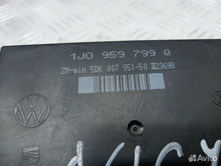 Блок комфорта для Volkswagen Golf 4 1J0959799Q