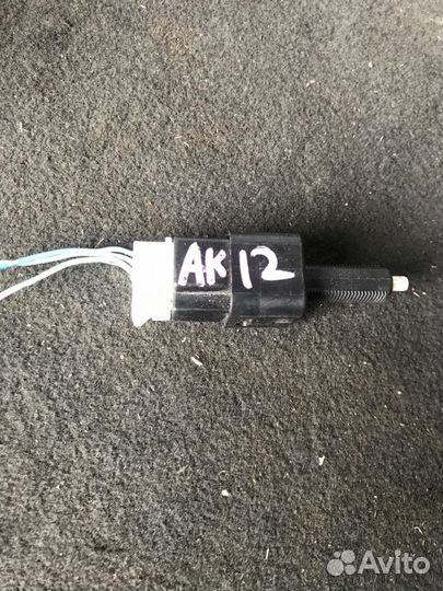 Концевик педали тормоза Nissan March AK12 HR12