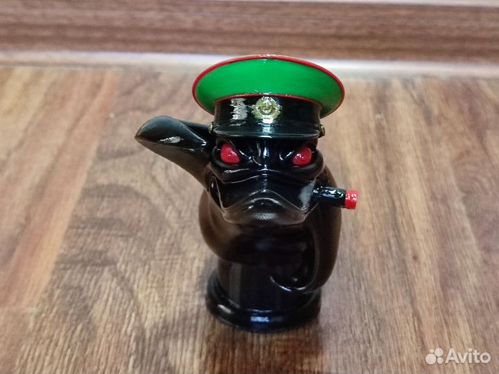 Злая утка пограничник на магните