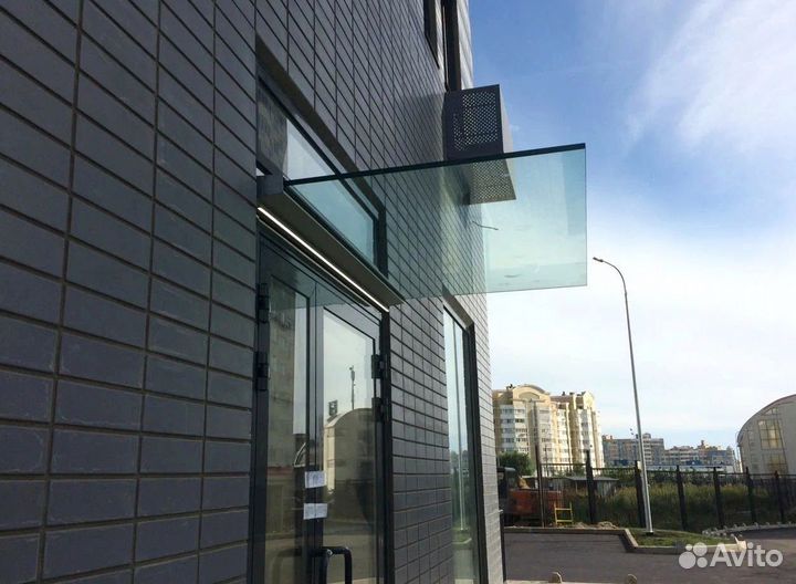 Стеклянный козырек от производителя