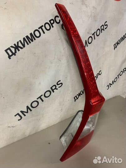 Фонарь правый Volvo XC70 в крышку