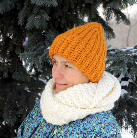 Шапки вязаные женские (ручная работа)