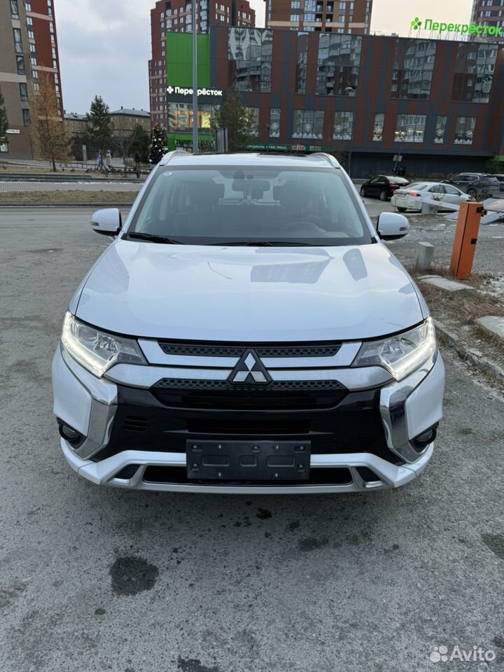 Mitsubishi Outlander 2.0 CVT, 2022, 30 км