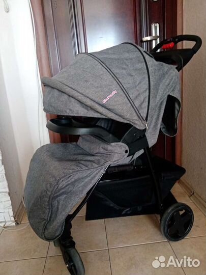 Прогулочная коляска