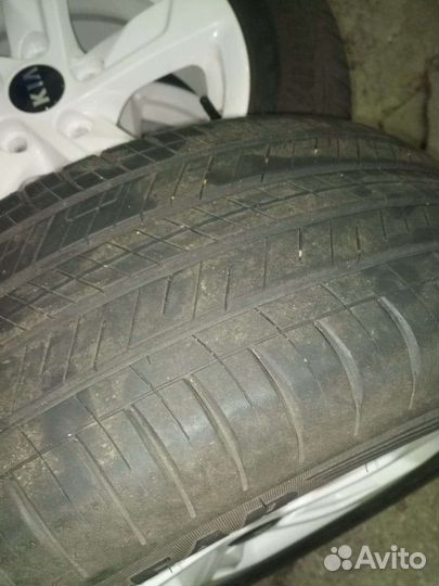 Goodyear EV-S4S 215/65 R16