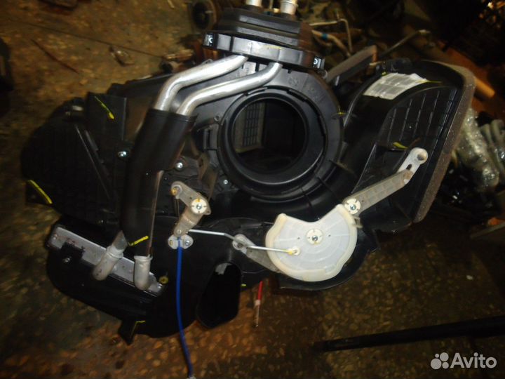 Корпус отопителя (Ford Fiesta)