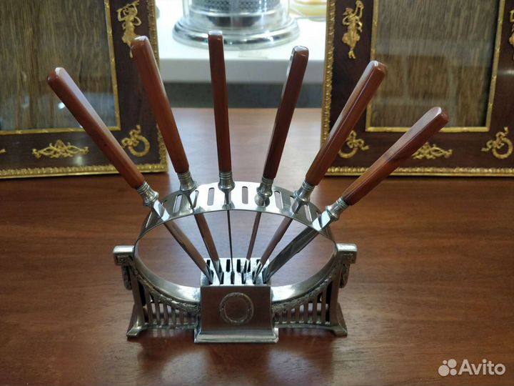 Старинная подставка для десертных ножей