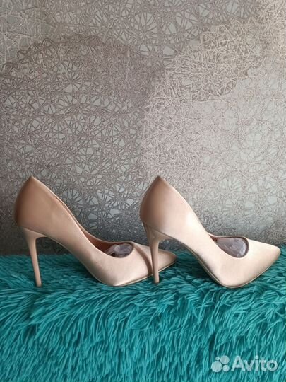 Туфли женские 37 размер бежевые