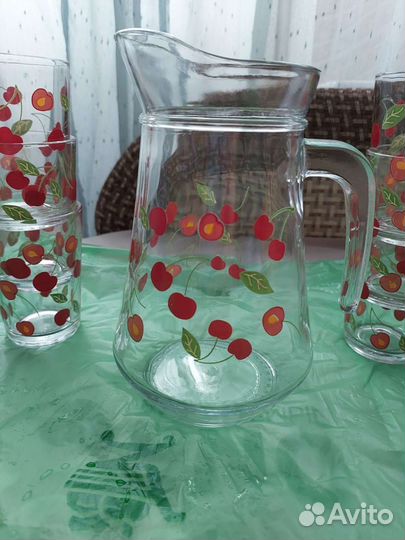 Графин со стаканами