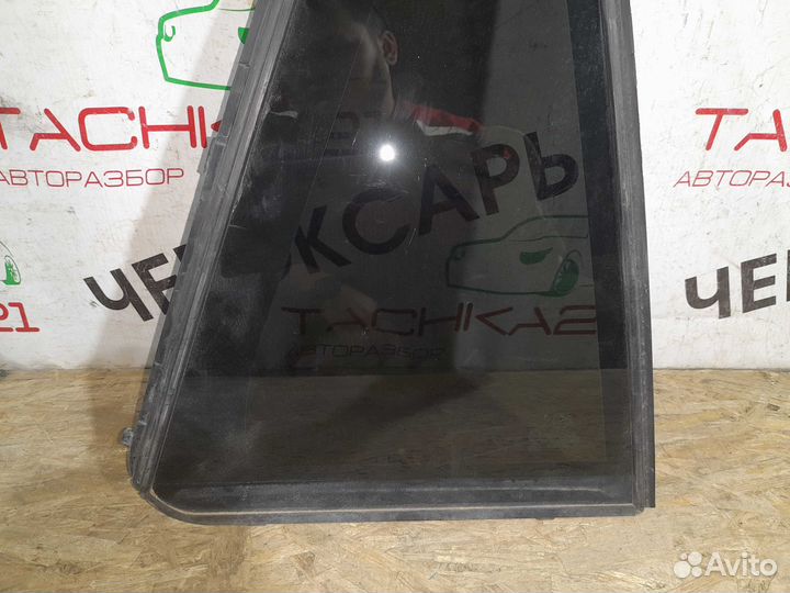 Глухое стекло задней правой двери BMW X5 F15 13-18